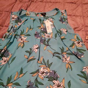 Returning to office? No problem! Plus size sleeveless blouse